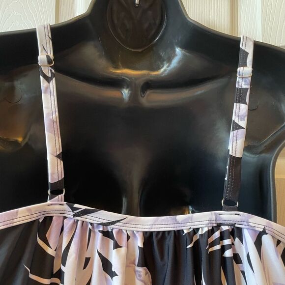Floral Black, White and Lavender Tankini Top EUC size 2XL - Picture 5 of 6